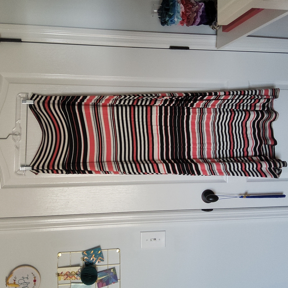 CLOSET CLEAROUT womens black, white and coral long skirt